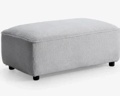 Puf i lys beige møbelstof