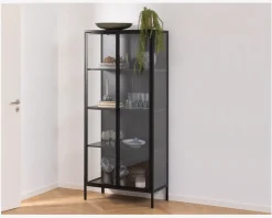 Vitrine Newcastle i sort med 4 hylder